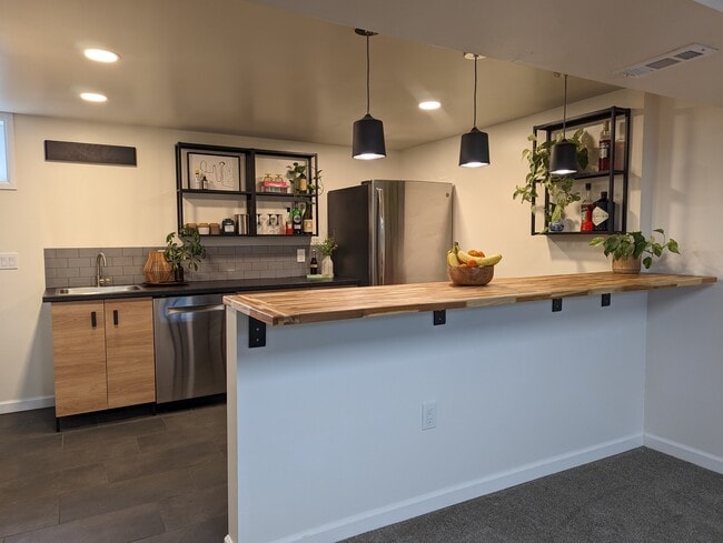 Full Kitchen w/ new appliances - 7931 Otis Cir House