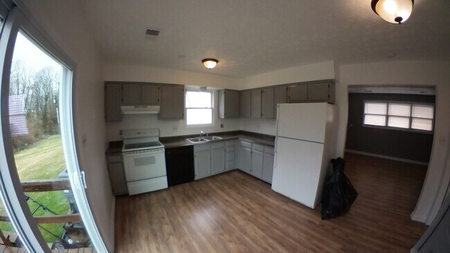 Photo - 217 Creekside Ct