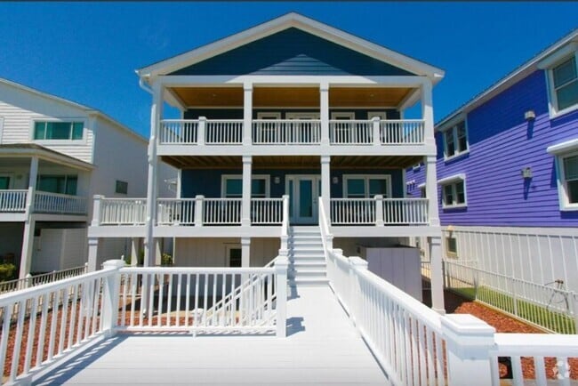 Building Photo - ENDLESS ELEGANCE AT THIS FLAWLESS OFF-SEAS... Rental