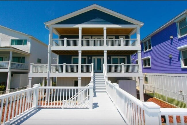 ENDLESS ELEGANCE AT THIS FLAWLESS OFF-SEAS... - ENDLESS ELEGANCE AT THIS FLAWLESS OFF-SEAS... House