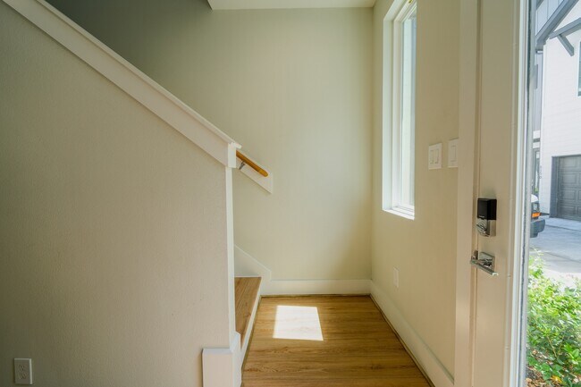 Photo - 615 Northew St