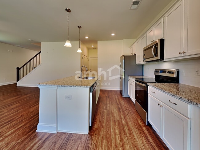 Photo - 314 Azore Way