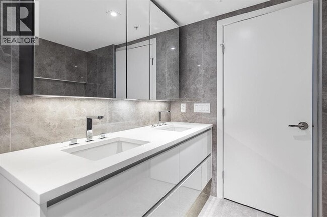 Photo - 6328 No. 3 Road Unité 85X