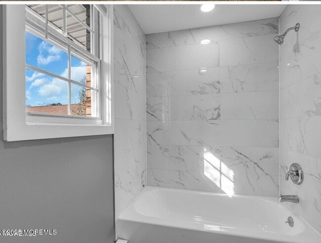 Building Photo - 364 Westwood Ave Unit 64