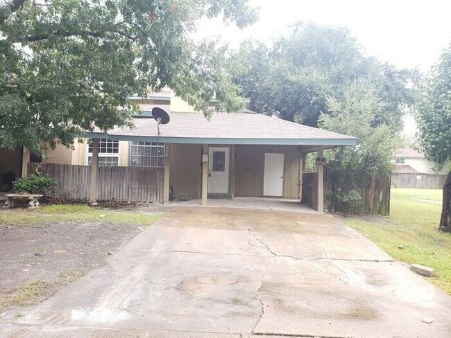 Building Photo - 2621 San Sabastian Cir