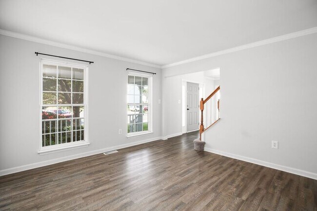 Photo - 20 St Marks Ct