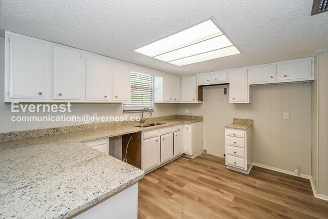 Photo - 3323 Lakemar Pl