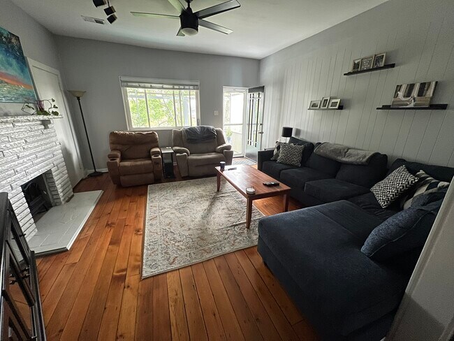 Photo - 2511 Leticoe St