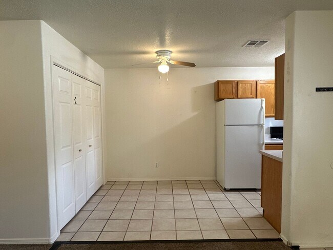 Photo - 2 bedroom 2 bathroom duplex available for ...