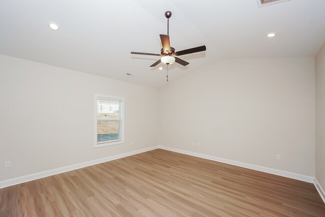 Photo - 146 Adams Tree Wy