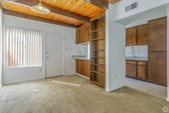 Alvarado Parkside Apartments