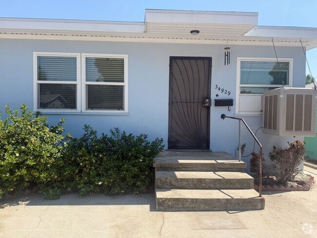 Building Photo - 34929-34933 Beech Ave Unit 34929 Rental