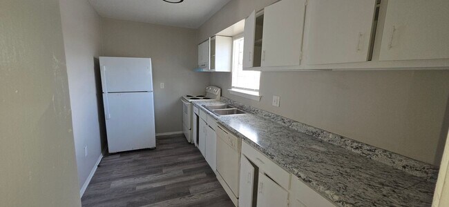 Photo - 650 Central Ave