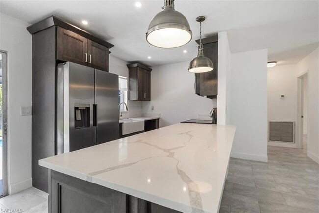 Photo - 1948 46th St SW