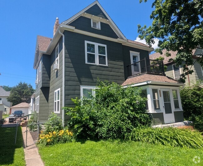 Building Photo - 1330 Monroe St NE Rental