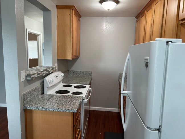 Photo - 5352 Young St Unit 2