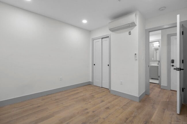 Photo - 111 Bank St Unit 3D