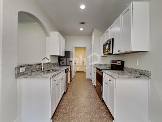 Photo - 322 Creekside Way