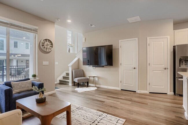 Photo - 1909 S Poplar Ct