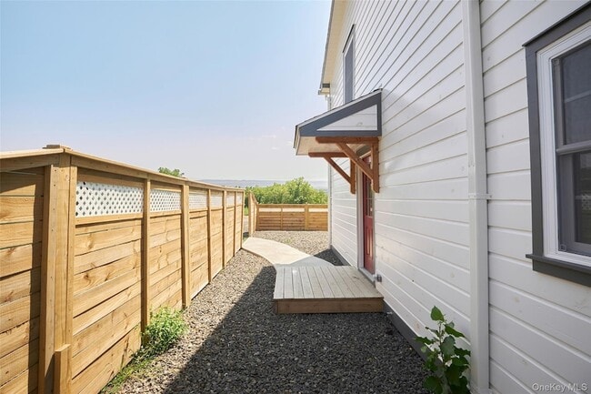 Building Photo - 5728 209 Unit 6F