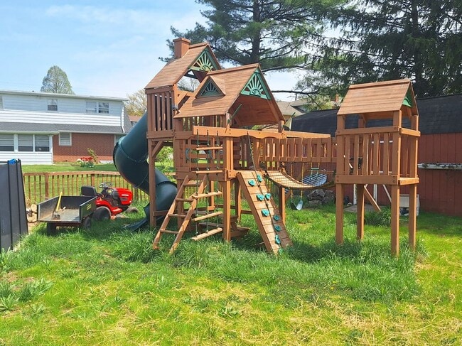 Photo - 2114 Huntington Rd