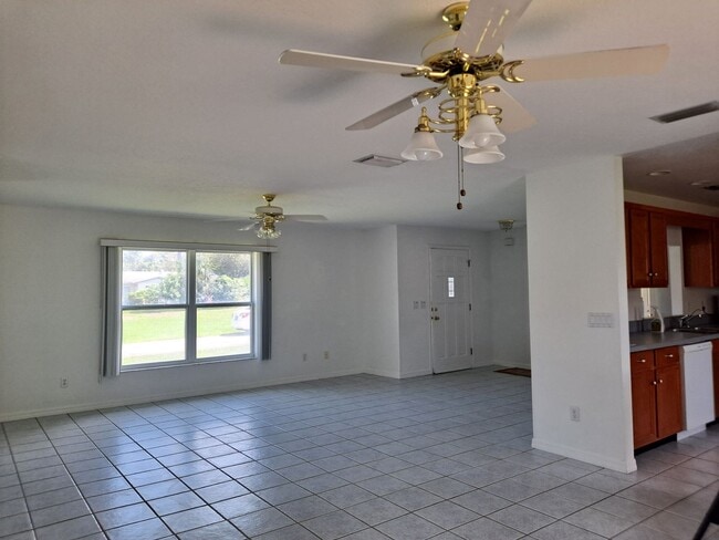 Photo - Available Mid-Nov! 3BR 2BA OFF RIVERSIDE D...