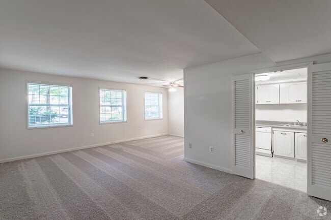 1 BR, 1 BA - 740 SF - Village Square Apartments