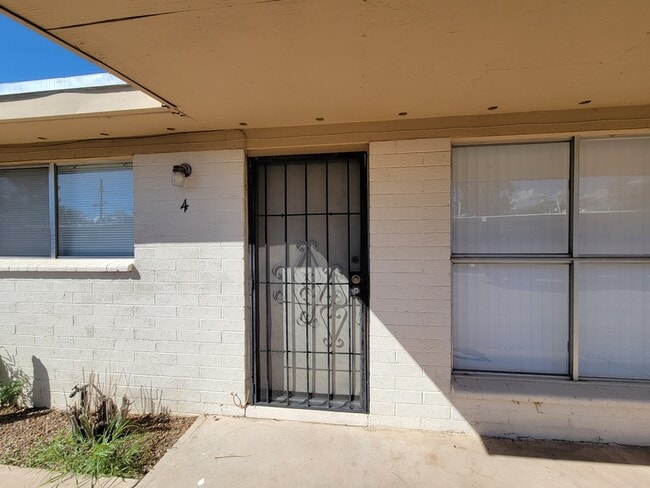 Photo - 3423 E Flower St