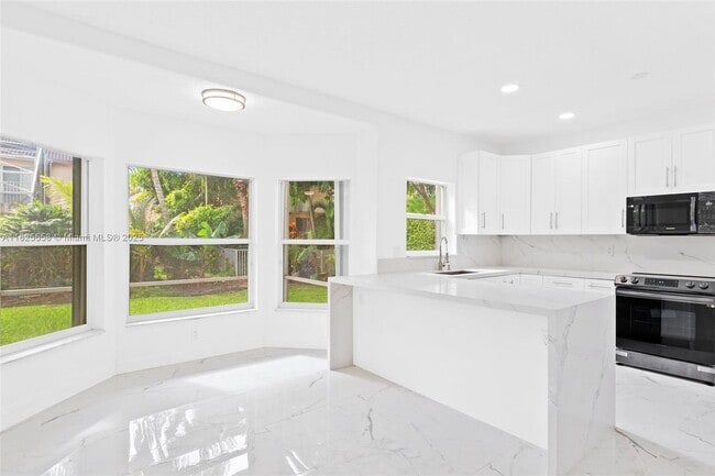 Building Photo - 15842 SW 14th St Rental