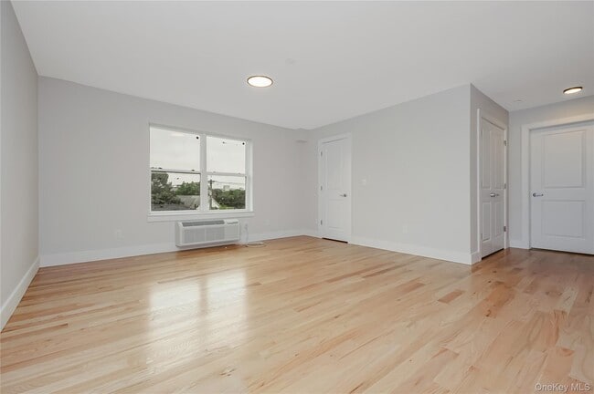 Photo - 539 Front St Unit 1D