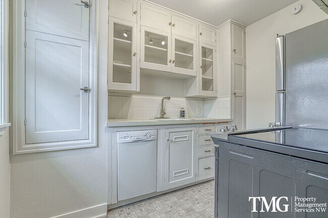 Photo - Pet Friendly Condo in Downtown Vancouver! Unit B