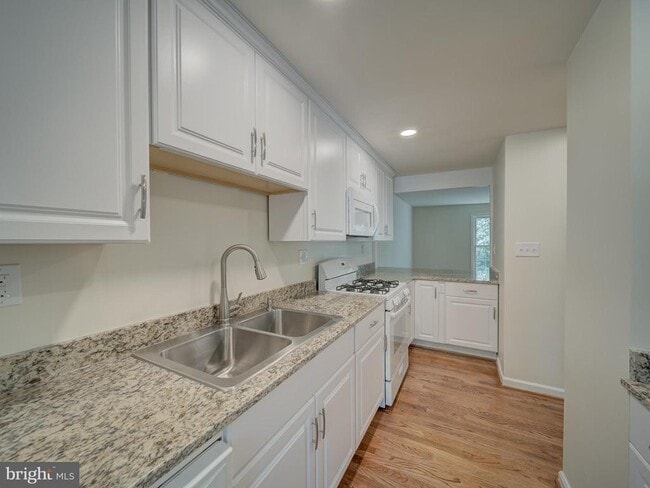 Photo - 13186 Putnam Cir