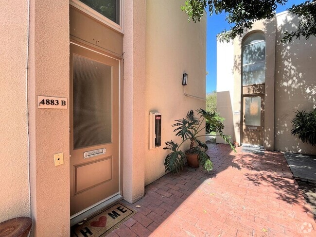 Building Photo - Spacious Condo at Collwood Villas!
