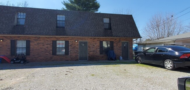 Building Photo - 112 Victor Reiter Pky Unit 20