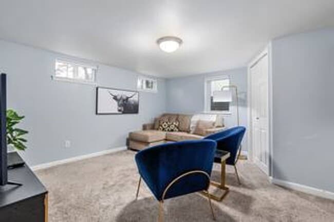 Building Photo - Elm Street Duplex Unit 2 Rental