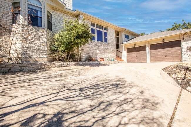 Driveway & garage - 20712 Hayes Cv