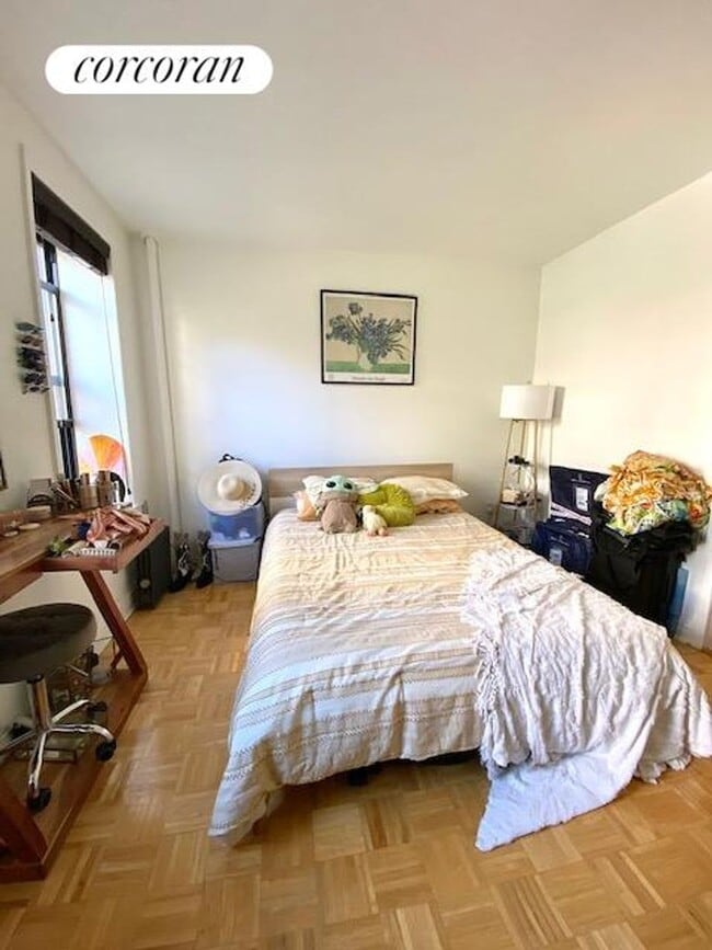 Building Photo - 324 W 47th St Rental
