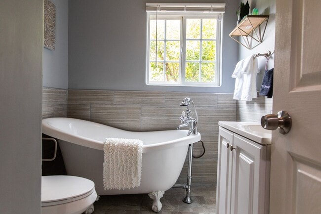 Photo - POOL HOME 3 BEDROOMS 3 BATHS