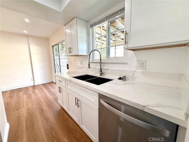 1803 W Greenleaf Ave