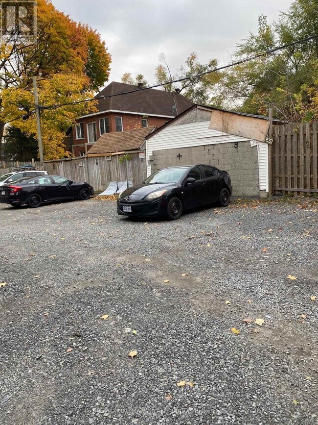 Photo - 260 Bronson Ave