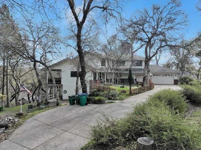 Photo - Large 4-bedroom Remodeled home in Lake Wildwood, Penn Valley, CA 95946