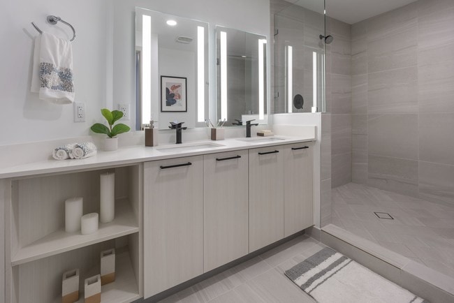 Photo - Maizon Brickell