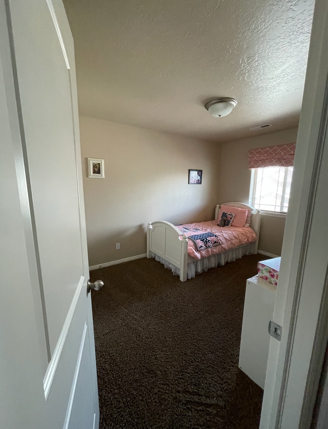 Photo - 104 S 610 E
