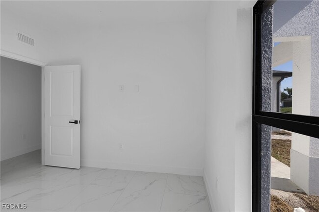 Building Photo - 2810 44th St SW