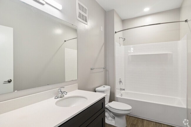 2BR, 1BA - 850SF - Primary Bathroom