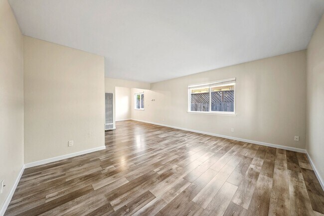 Photo - 35th (907 - 929) Unidad 919 D