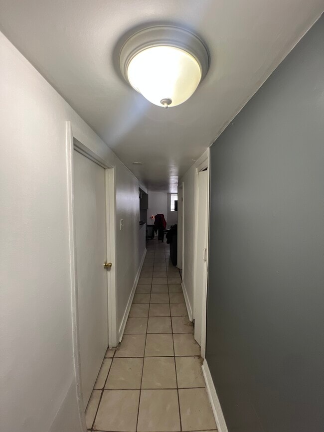 Photo - 2112 S 58th Ave Unit 1R