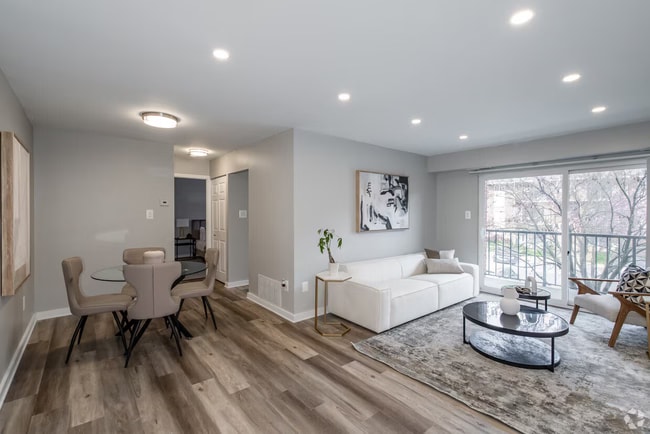 Photo - Plymouth Gardens