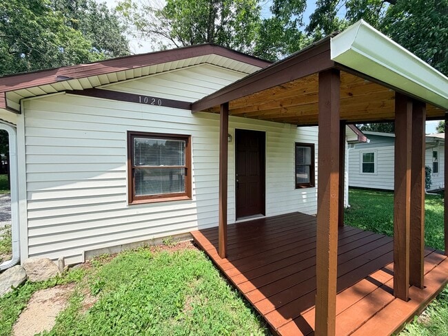 Photo - 1020 E. Seventh St.