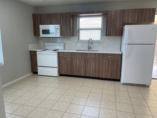 Photo - 401 E 2nd St Unit L-1